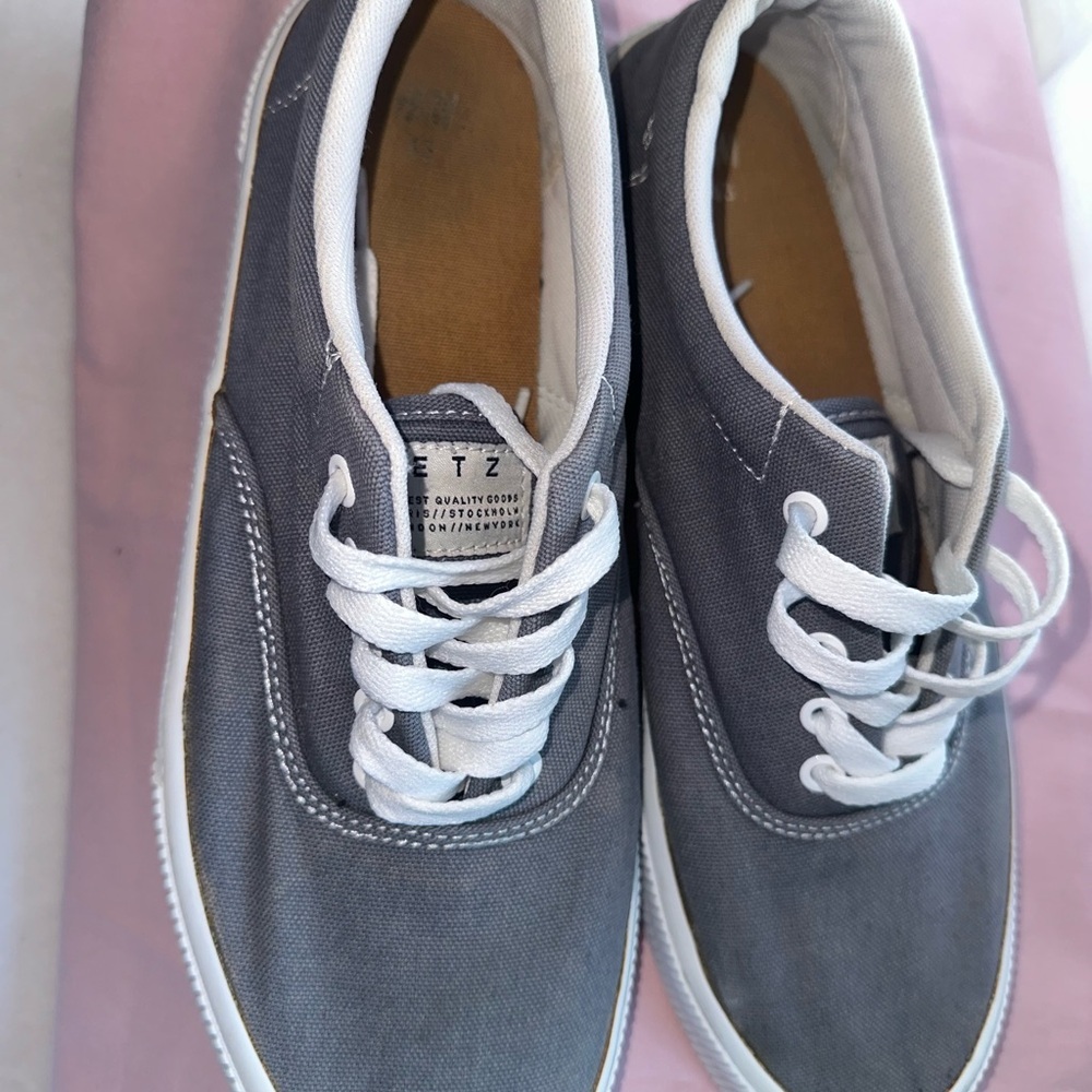 H&M Gray Men's Sneakers. (112)
